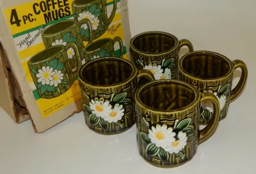 4 Vintage Mid Century Avocado Green Bamboo Mugs Daisy Flowers Japan MIB Flambro