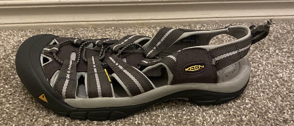 KEEN Newport H2 Mens Black Hiking Sandals All-Terrain 