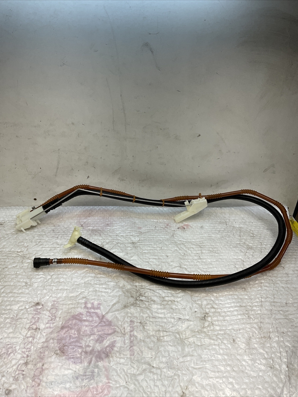 oem Genuine OEM Right Fuel Hose bentley VW/Audi 3D0919715J