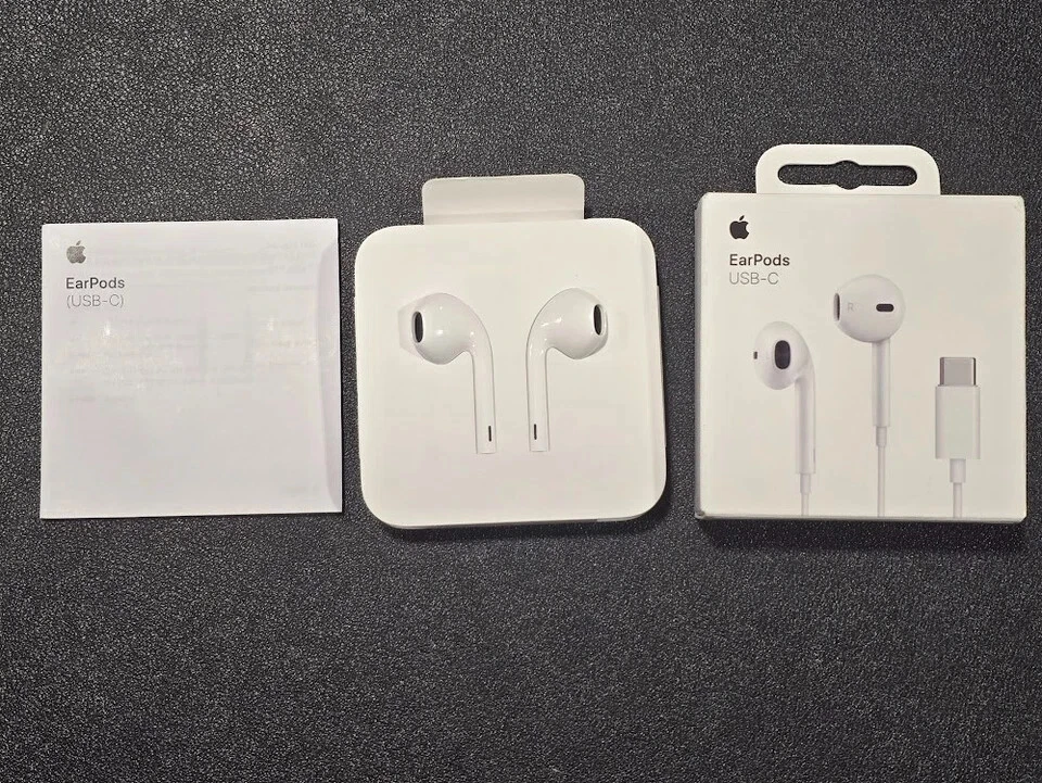 Genuine Apple EarPods USB-C Wired Headphones - A3046 MYQY3AM/A - Image 2 of 2