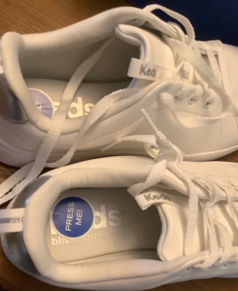 Keds Women's size 8 leather sneakers lace up White… - Image 4 of 4