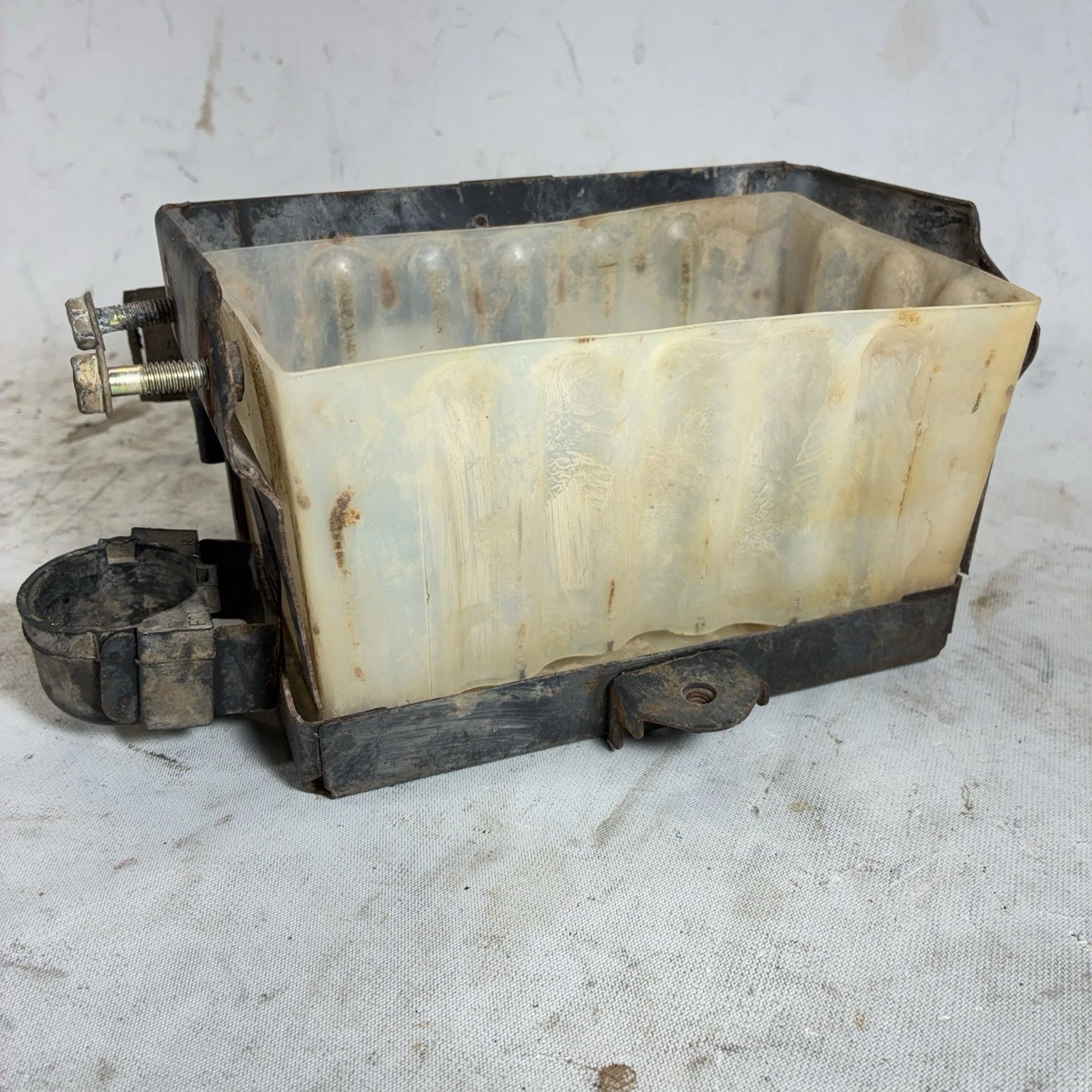 1985-1987 Honda Atc250sx Oem Battery Box Holder Mount Stay