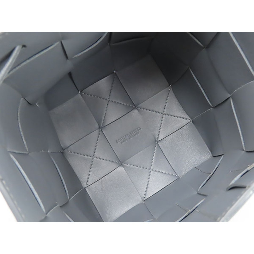 Bottega Veneta Intrecciato Small Cassette Crossbody Bucket Bag Used LIBR-0 thumbnail 8