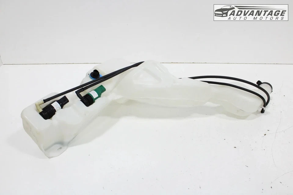 Chevrolet Equinox 2018-2022 limpiaparabrisas lavadora depósito tanque y bomba OEM Foto 3 de 4