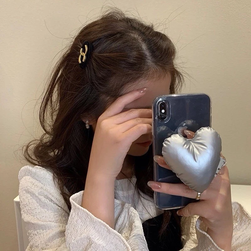 Pinza para el pelo pequeña súper linda doble CC tono dorado - 2 piezas Chanel vintage Foto 3 de 3