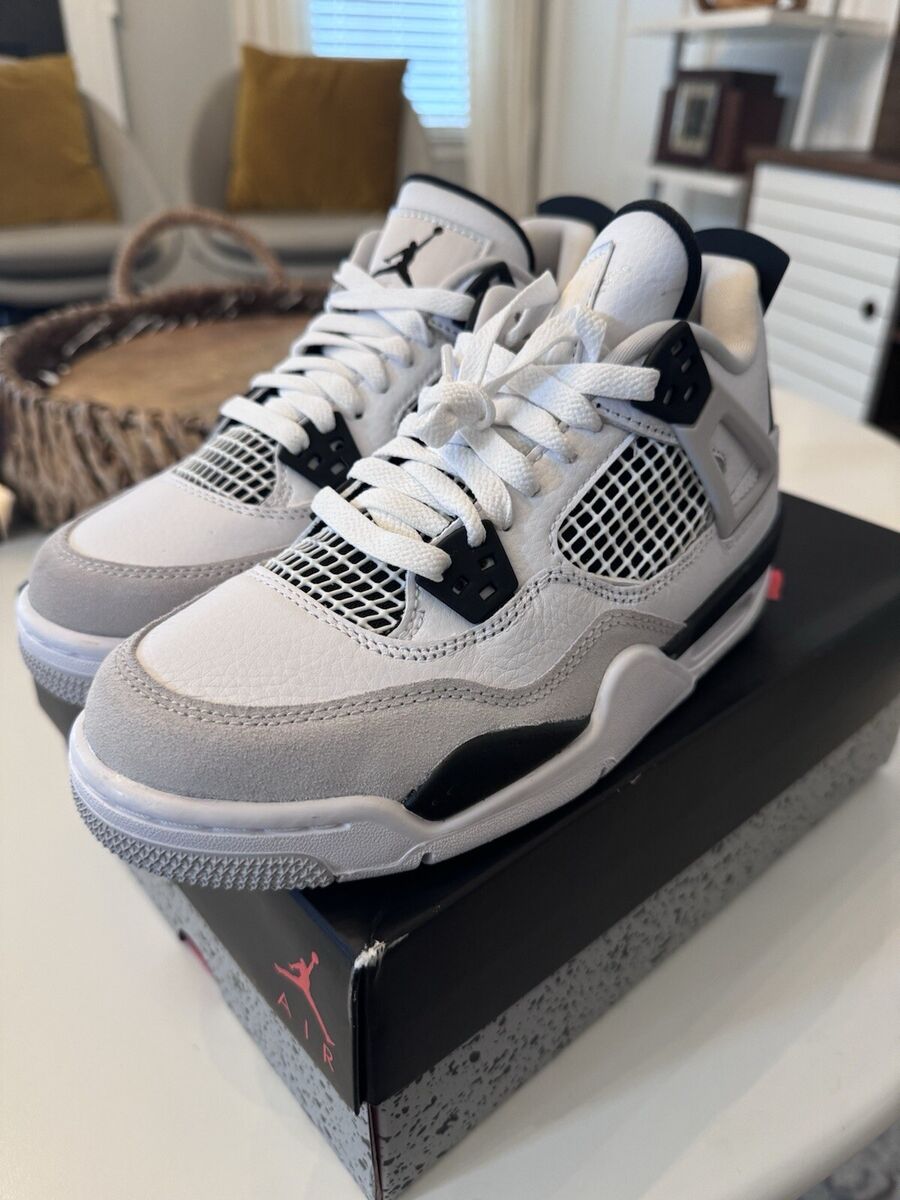 NEW with defect Jordan 4 Retro Military Black Neutral Grey NEW with defect Jordan 4 Retro Military Black Neutral Grey