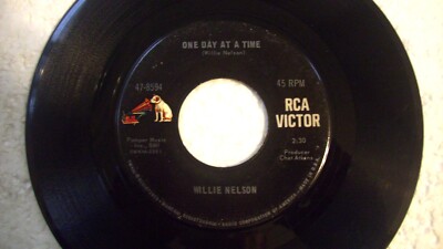 WILLIE NELSON  - ONE DAY AT A TIME / HEALING HANDS OF TIME - RCA 8594 VG+ 1965