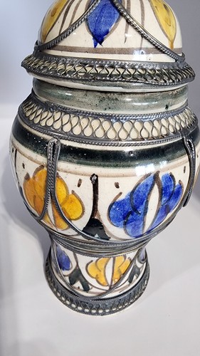 Antique Moroccan hand-painted ceramic jar / urn, hand-wrapped silver filigree - Picture 3 of 7