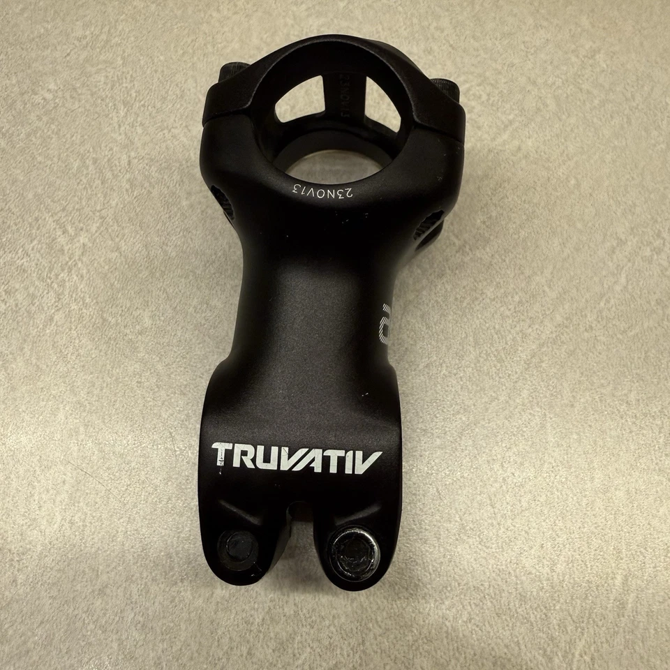 Vástago TruVativ AKA 1,5 pulgadas negro 70 mm +/-5º grado 31,8 sin rosca Foto 2 de 4