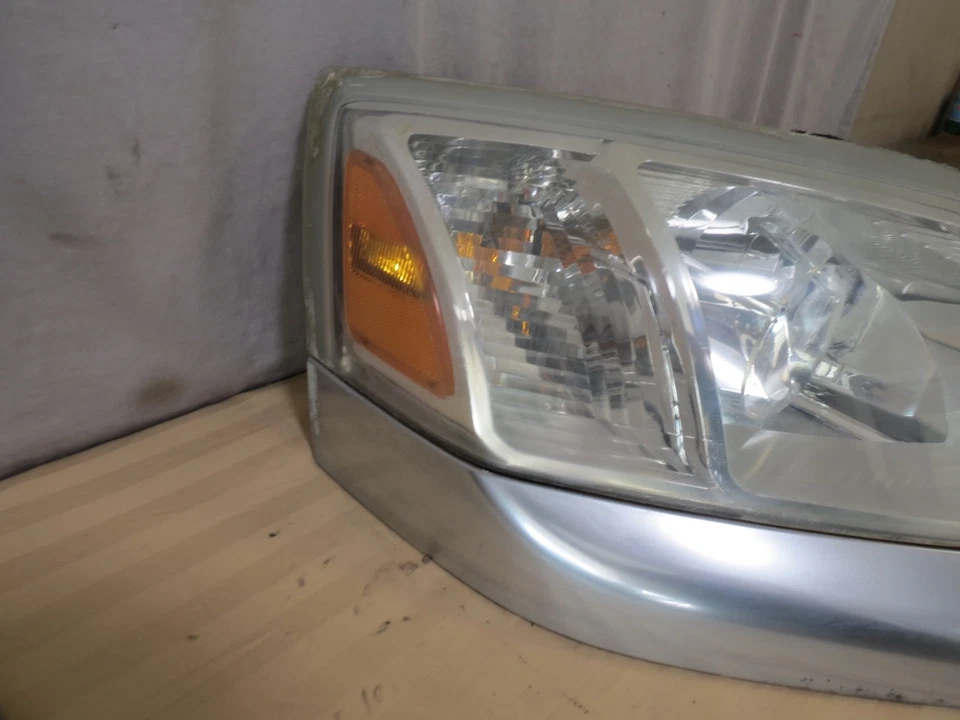 06 07-09 Faro delantero derecho Mitsubishi Raider HALOGEN REGULAR PASAJERO OEM Foto 2 de 4