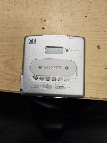 SONY MZ-E35 MD Walkman Portable Silver MiniDisc Player - 100% Untested. - Picture 2 of 23