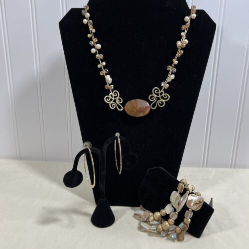 Genuine Agate & Feshwater Pearls Necklace, Earring’s, Shell Bracelets Gold Tone