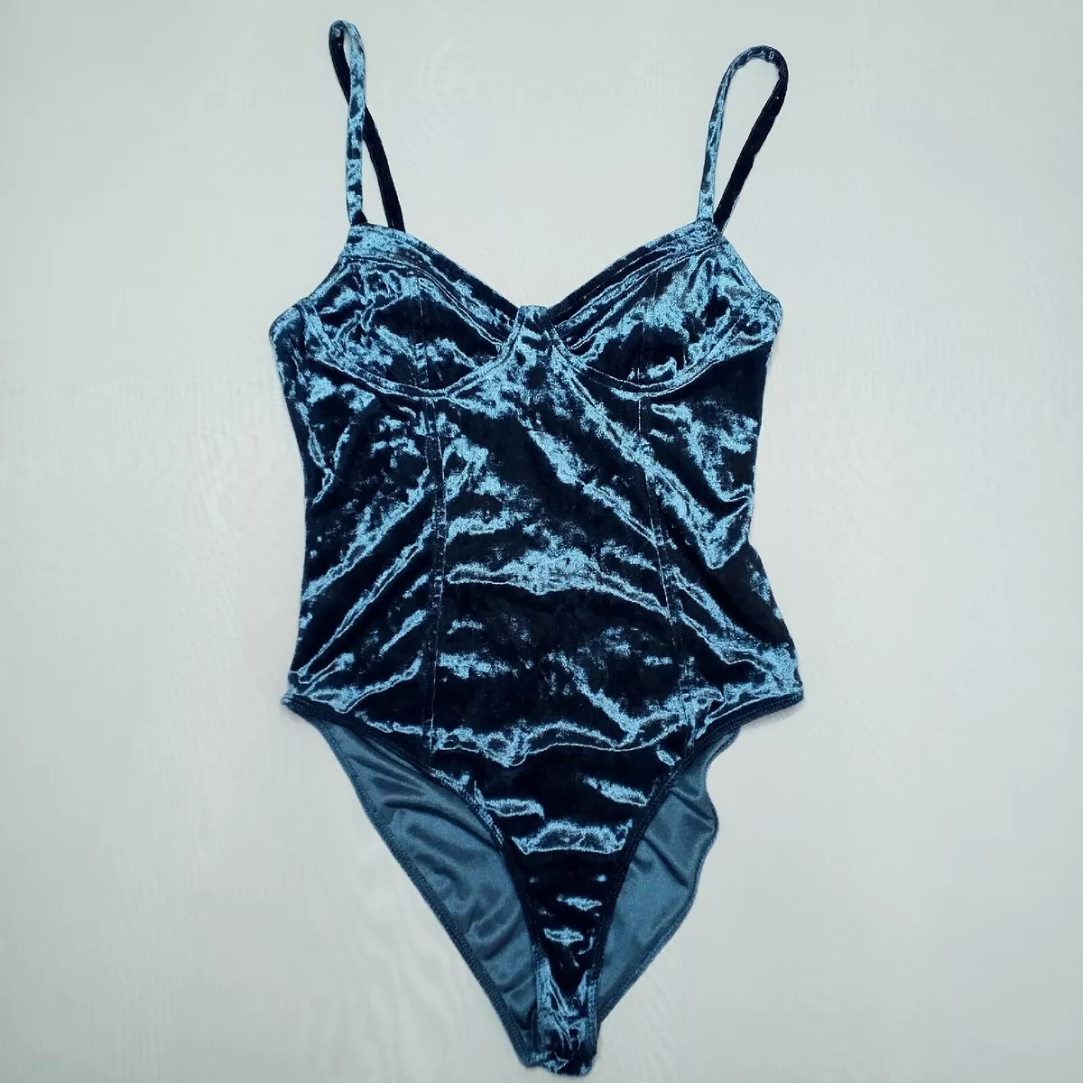 Forever 21 best sale velvet bodysuit