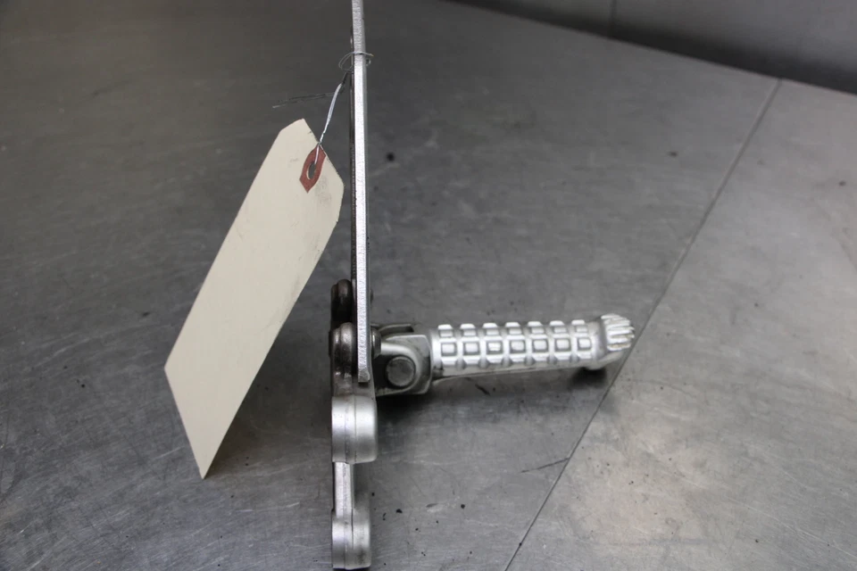 17-20 APRILIA TUONO V4 1100 Left Rearset Peg Bracket  Foto 2 de 4