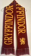 Universal Studios Wizarding World of Harry Potter Gryffindor Reversible Scarf