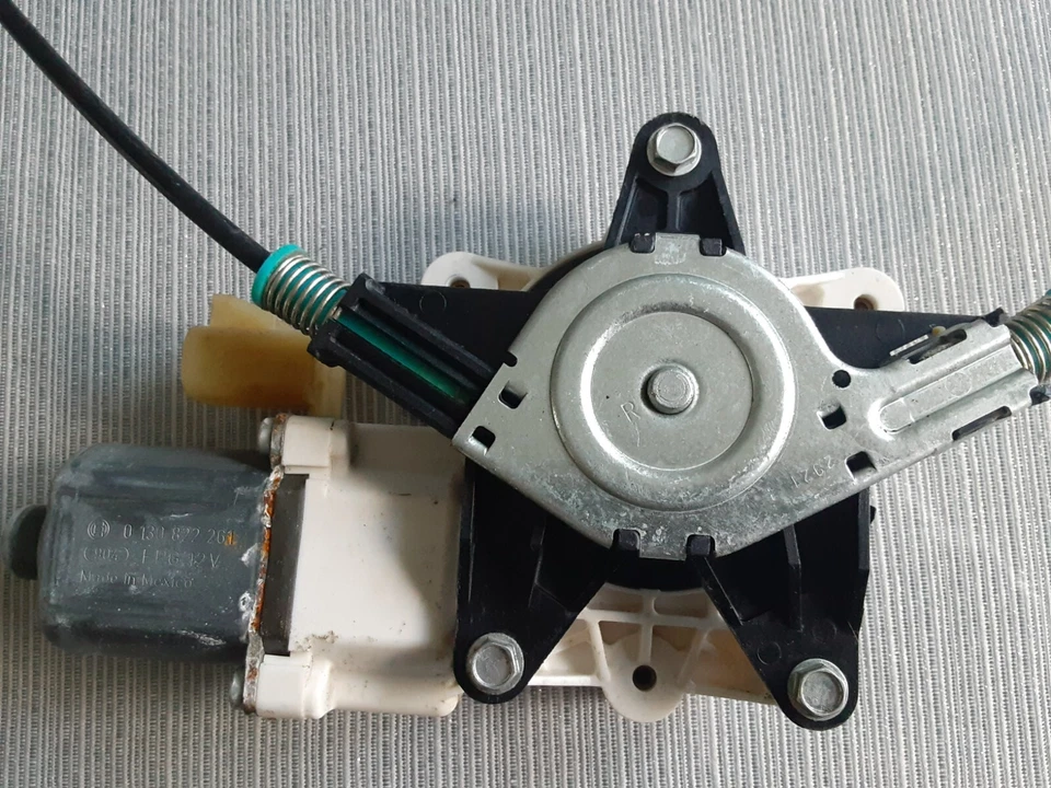 2009-2016 CHEVROLET IMPALA REAR RIGHT PASSENGER WINDOW GLASS REGULATOR W/MOTOR* - Image 3 of 4