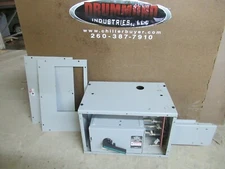 SIEMENS 100 AMP 240 V XJ-L BUSWAY TAPBOX W/ VACU-BREAK SWITCH V2E3203 4W XC1004G