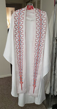 CLERGY OFFICIANT VESTMENT CHASUBLE  STOLE CUSTOM MADE WHITE W/UNIQUE DESIGN
