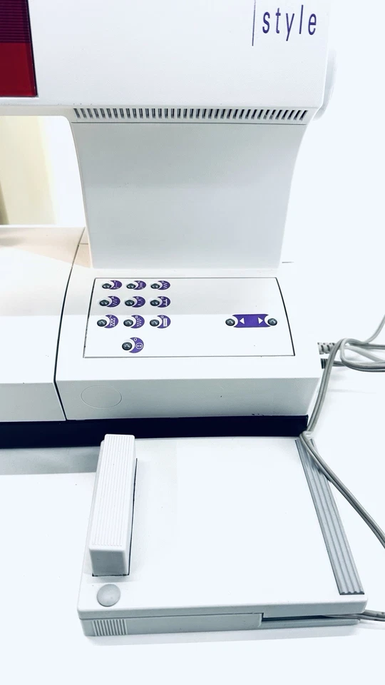 Pfaff 2022 Life Style mit IDT-SYSTEM Nähmaschine Top-Zustand  - Bild 3 von 4