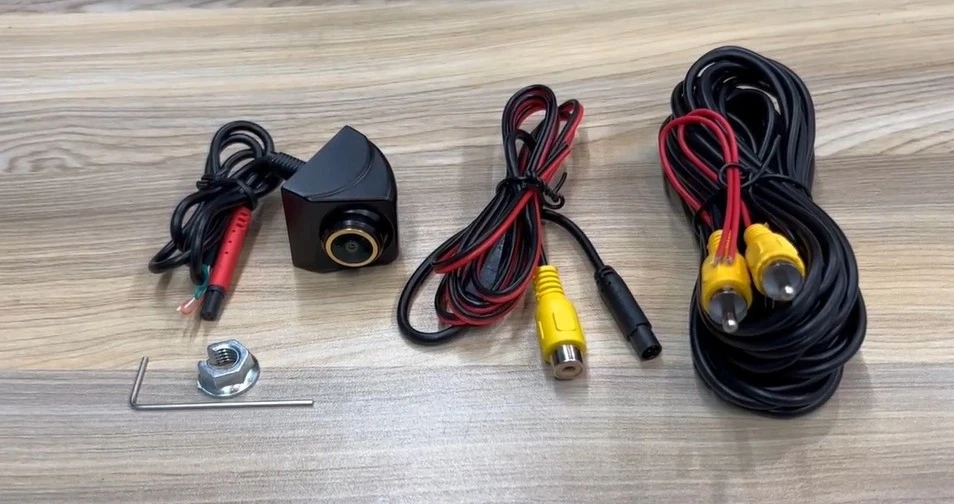 Caméra de recul 1080P pour Voiture/Camion NOIRE ou BLANCHE Grand Angle 170... - Photo 3/4