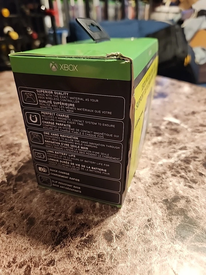 Controller Gear Cyberpunk 2077 Limited Edition Xbox Pro Charging Stand - Image 4 of 4