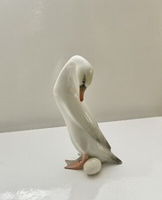 Herend RARE White Goose with Egg Figurine Hand painted VINTAGE Excellent Cond