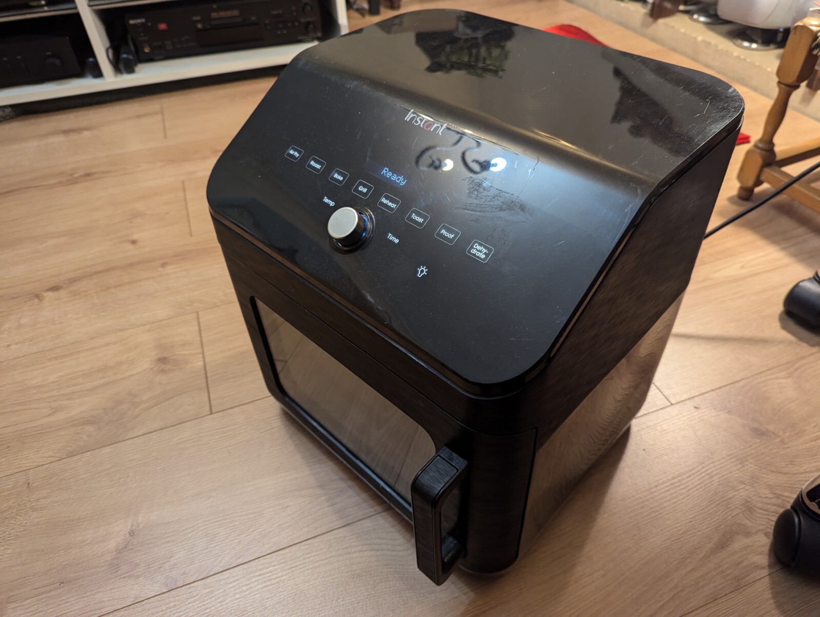 Instant Digital Large Air Fryer Oven with XXL Capacity and Easy to Use 9 Smart