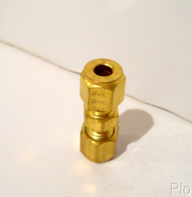 New Parker Brass 1/4'' CPI Tube x 1/4'' CPI Tube Union Fitting, 4-4 HBZ-B