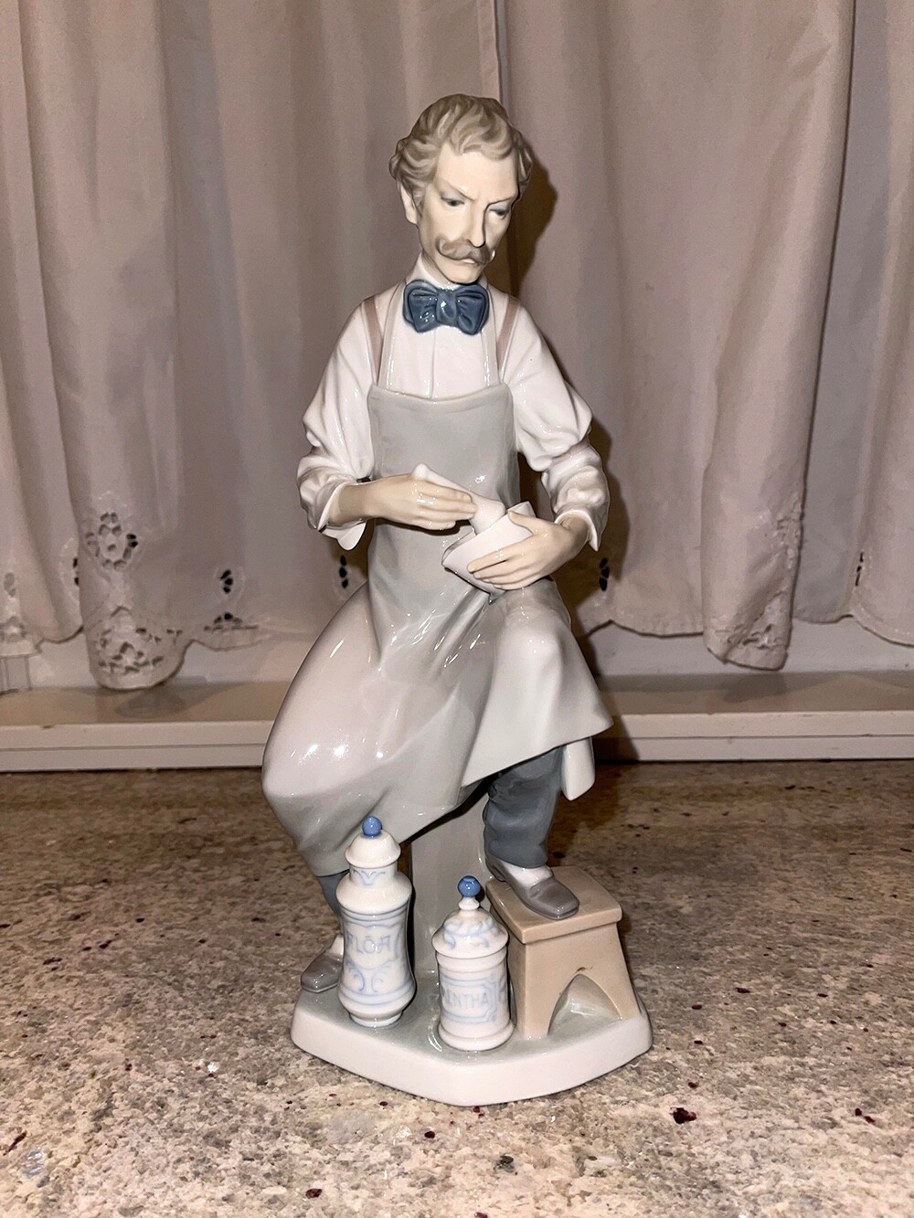 Lladro Pharmacist 4844 Retired in 1985 MINT • 100 To Charity eBay
