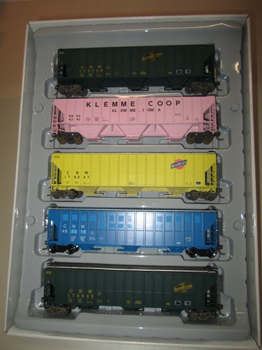 HO Athearn 92787 Chicago y North Western 54’ tolvas cubiertas FMC paquete de 3 bahías 5 | Condition: Used