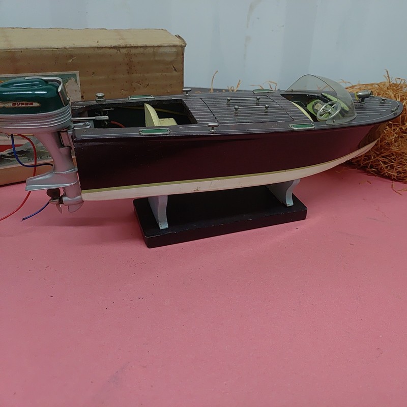 Wooden Vintage Motorized Speed Boat Model with outboard motor 