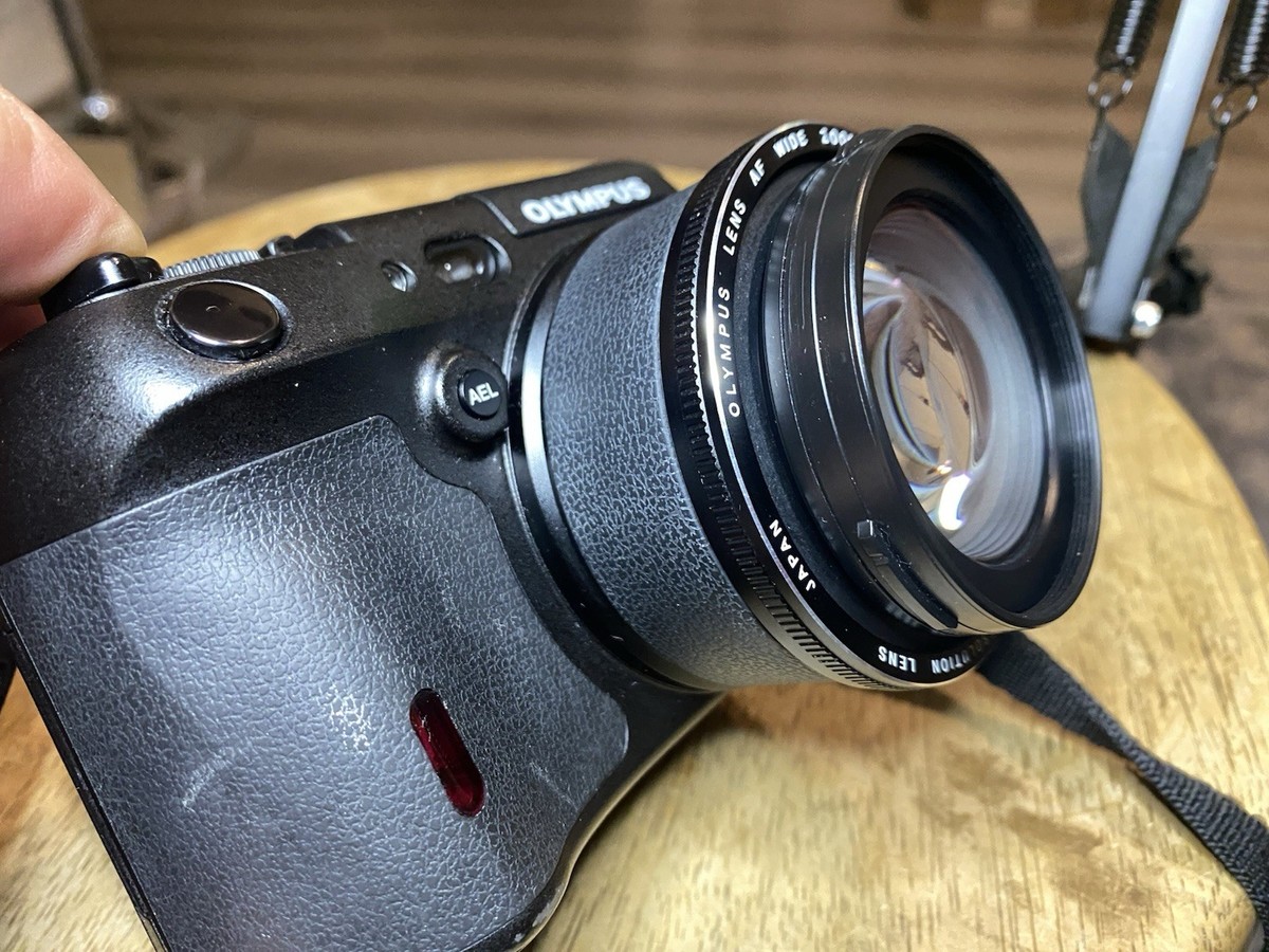 Olympus CAMEDIA C-8080 Digital Camera TESTED WORKS - NO