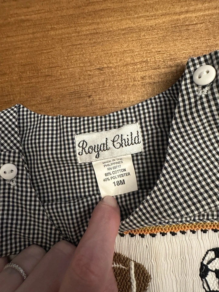 JonJon con temática deportiva Royal Child, talla 18M Foto 3 de 4