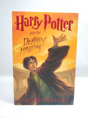 Harry Potter and the Deathly Hallows Hardcover 1st Edition 2007 Scholastic