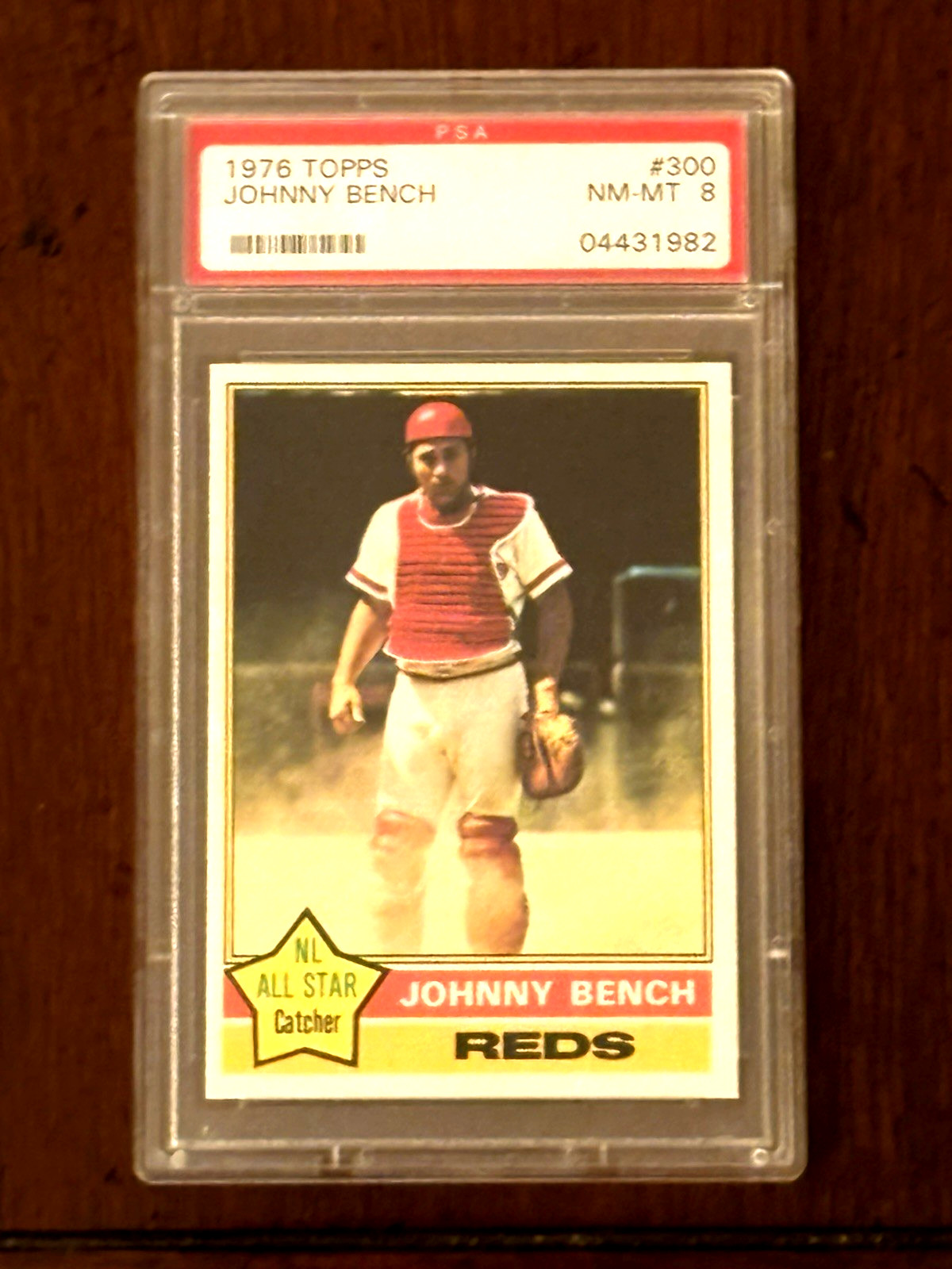 1976 Topps Johnny Bench baseball card #300 - PSA 8 NM-MT - 1976 WS MVP!