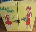 1964 Mattel Inc. Barbie & Skipper Barbies little sister Carrying case w/4 dolls