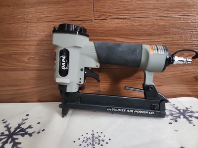 #ad DAPC PNEUMATIC AIR STAPLE GUN MODEL: ANK20 $49.99