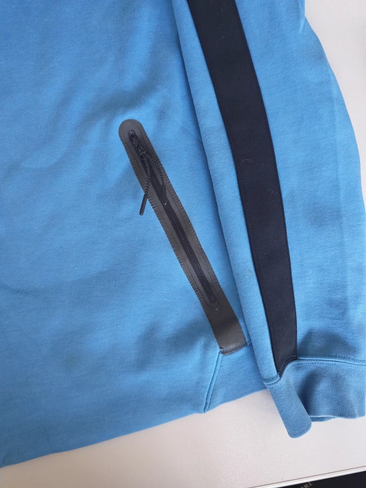Nike Tech Fleece, foto 4 di 5