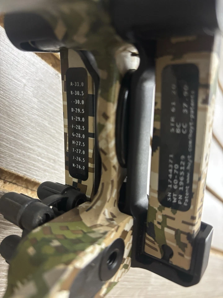 Hoyt VTM 34 Compound Bow 70# - Image 3 of 4