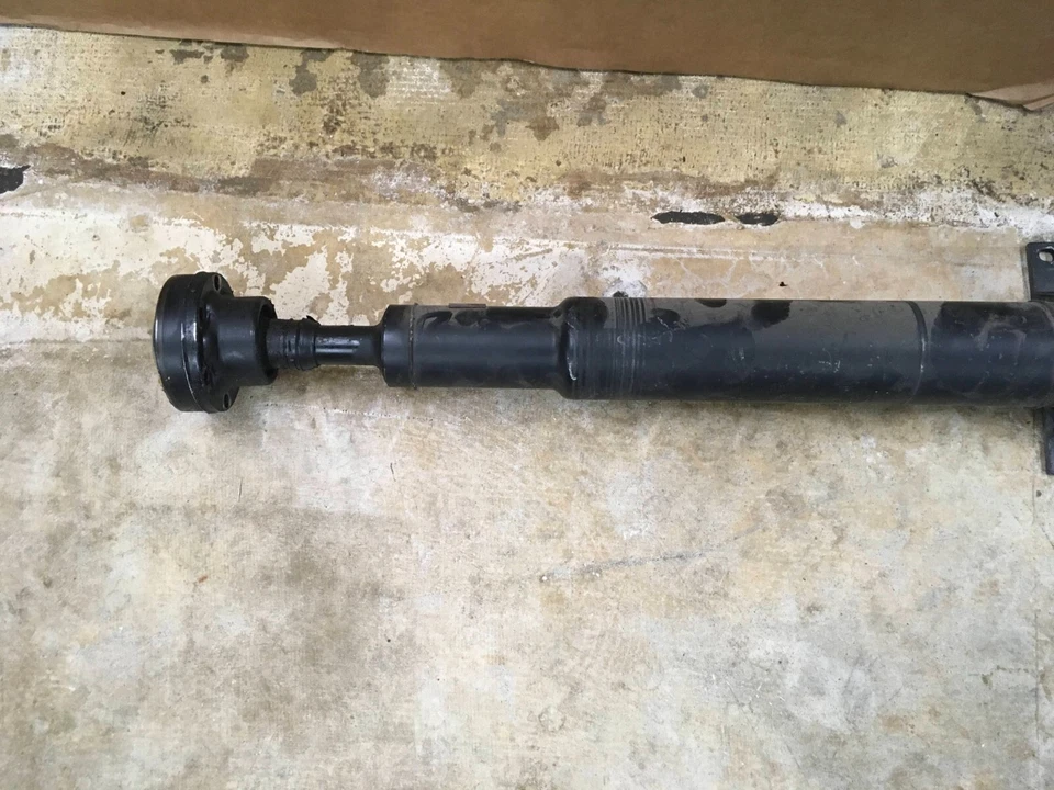 Conjunto de eje de transmisión trasero Land Rover Range Rover HSE 2006-2012 eje de transmisión OEM. Foto 2 de 4