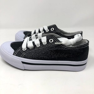 girls black tennis shoes