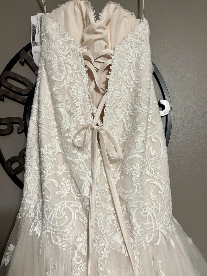 Nueva etiqueta Maggie Sottero Marfil/Rubor Talla 12 Ajuste de Encaje - Vestido Acampanado Inalterado sin Usar Foto 2 de 4