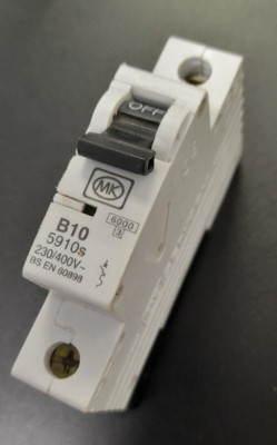 MK Sentry 5910s B10 1P Kurve B MCB Leitungsschutzschalter 10 Amp BS EN60898 Brandneu