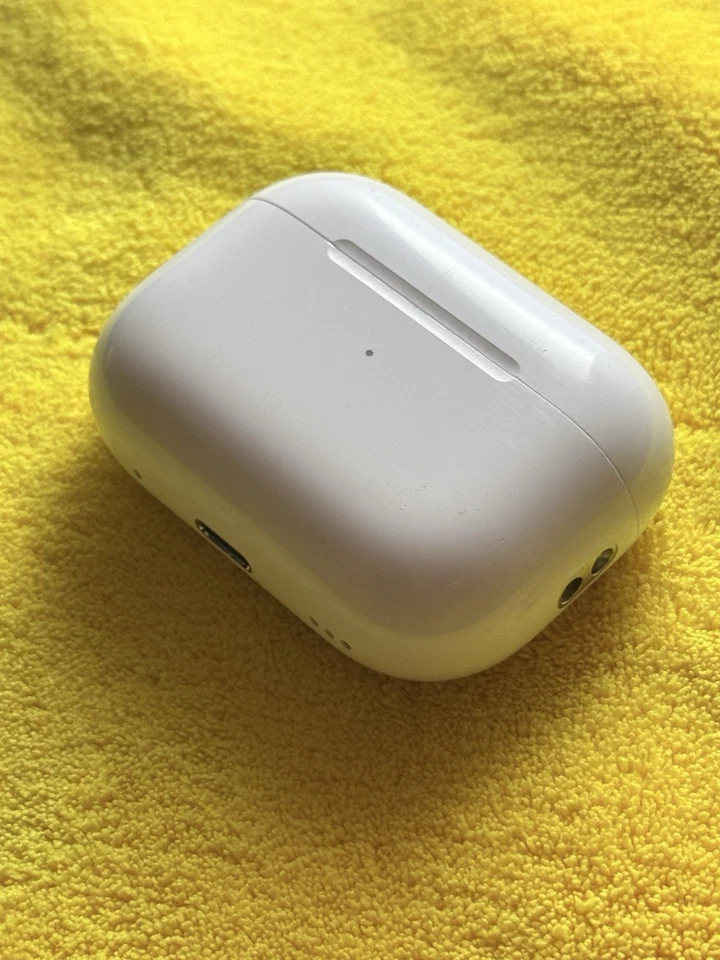 Apple AirPods Pro (2nd generation), photo 2 sur 4