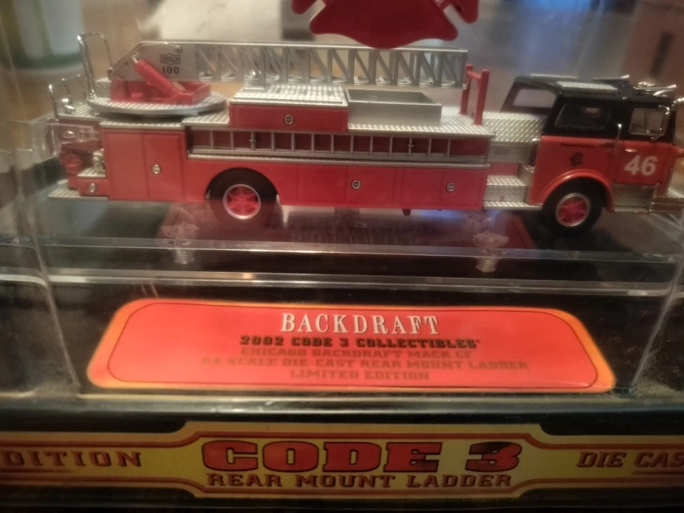 Code 3 Chicago Backdraft Mack CF Rear Mount Ladder L-46 2002 LE Vehicle #12495 - Image 3 of 4