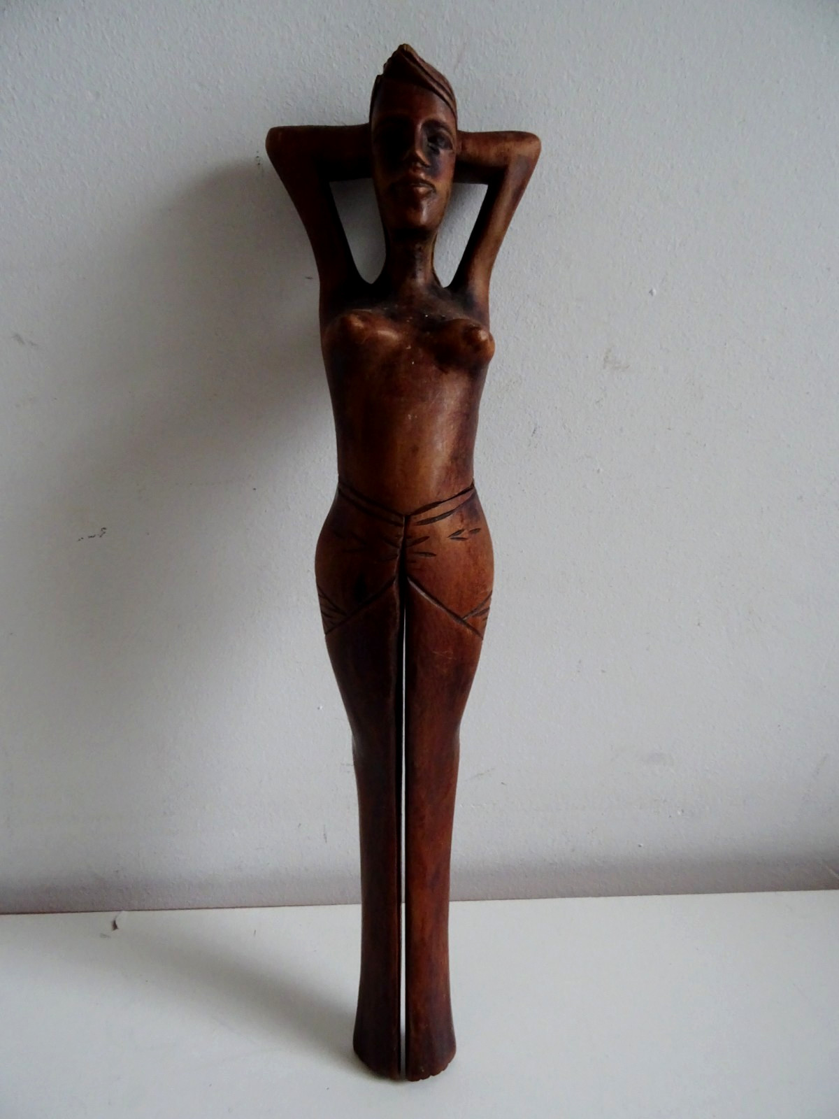 Grand casse-noix Femme bois sculpté Erotica