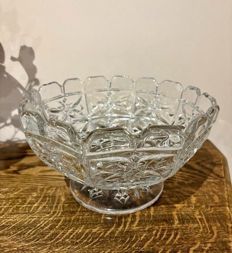 Vintage Scalloped Heavy