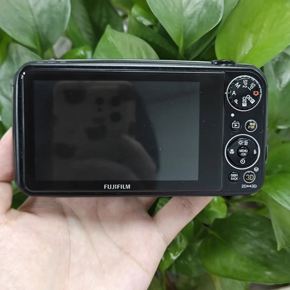 Fujifilm Finepix W3 Real 3D Compact Digital Camera Twin CCD Tested Working - Image 3 of 4