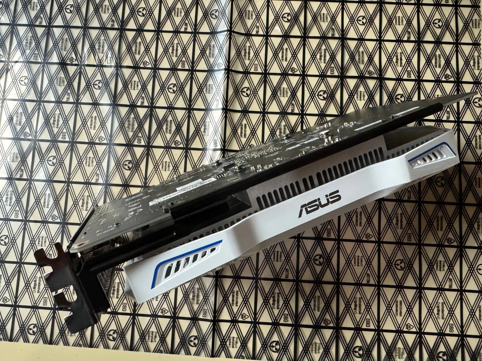 ASUS GeForce GTX 1050 Ti 4GB GDDR5 HDMI DP DVI GTX1050TI-O4G Video Graphics Card - Image 3 of 4