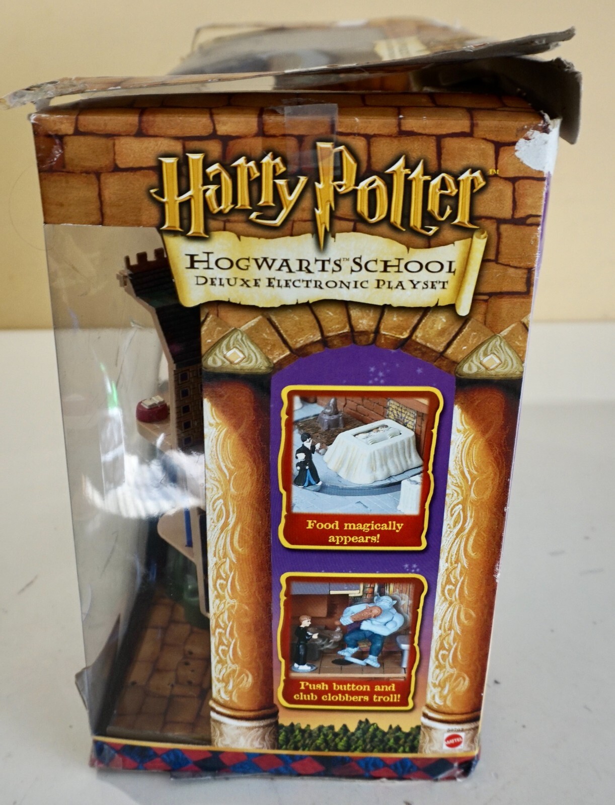 HARRY POTTER HOGWARTS SCHOOL DELUXE ELECTRONIC PLAYSET DAMAGE/AS IS